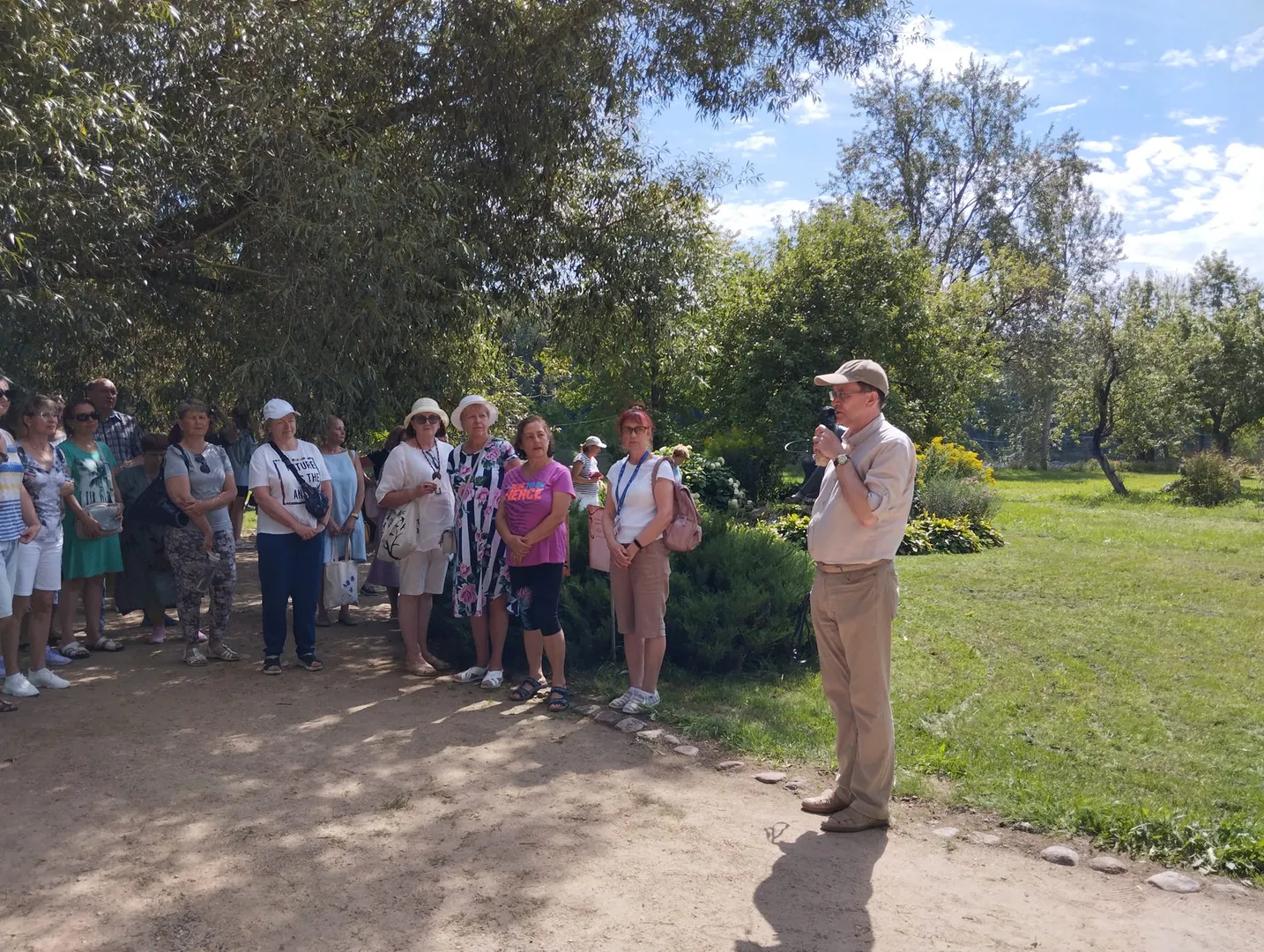 Комментарий на территории музея-усадьбы